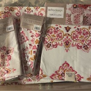 Colorful tablecloth with 8 cloth napkins and four placemats